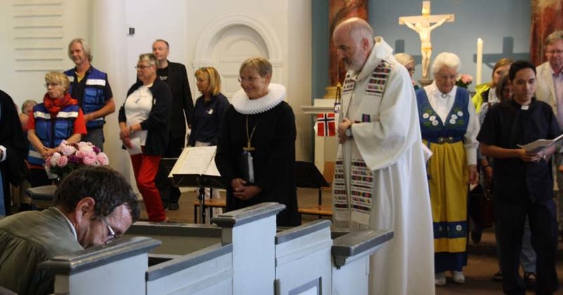 Bischöfin Kirsten Fehrs und Pater Martin Löwenstein beim Gottesdienst