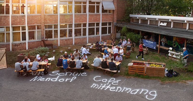 Kernstück der "Alten Schule" ist das Café Mittenmang - © Wir für Niendorf