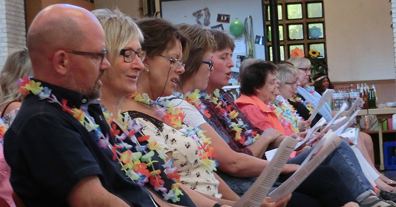 Etwa 150 Menschen besuchten den Schlagermove-Gottesdienst. - © Dietrich Klatt